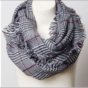 ‼️PRICE REDUCTION ‼️🧣PLAID INFINITY SCARF!🧣